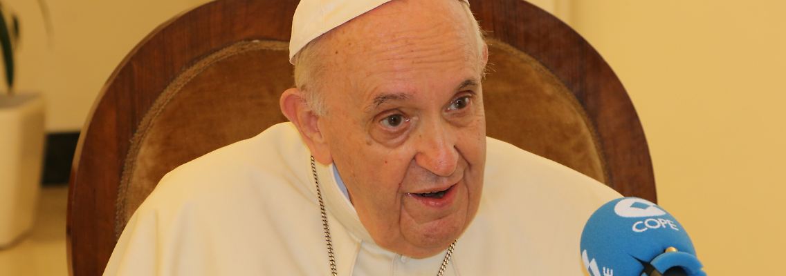 2021-09-01T094430Z_1572625406_RC2TDP980Y21_RTRMADP_3_POPE-HEALTH.JPG