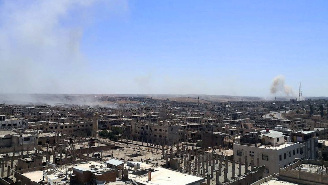 Rauch über der Stadt Daraa, Hauptstadt der gleichnamigen syrischen Provinz.