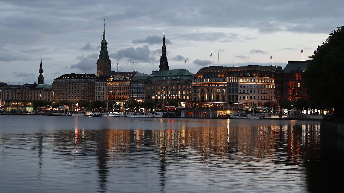 Abendstimmung an der Hamburger Binnenalster.