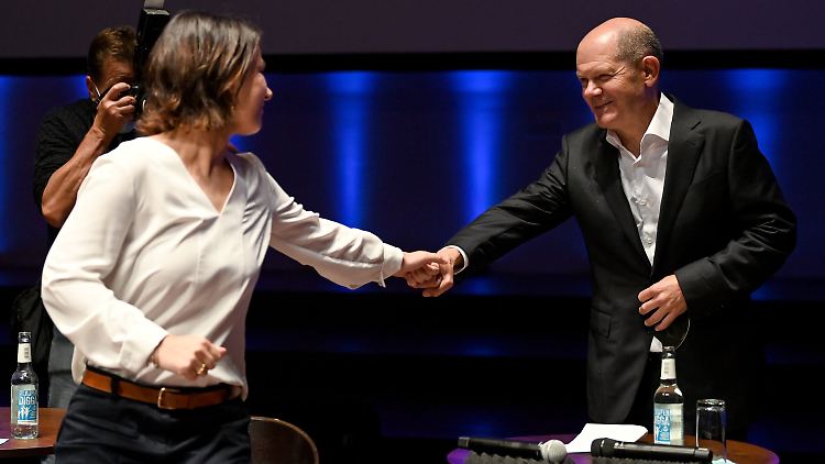 Annalena Baerbock würde am liebsten mit Olaf Scholz eine Regierung bilden.