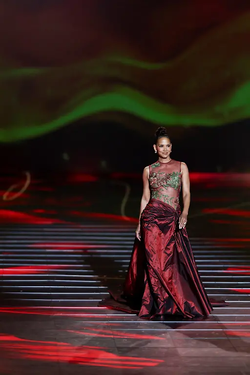 2024-11-14T014547Z-104818232-RC2K4BAD0V8K-RTRMADP-3-SAUDI-FASHION-RIYADH-SEASON