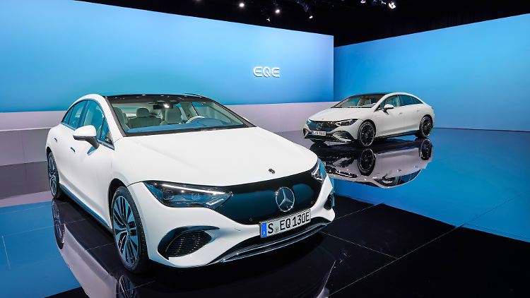 Eines will der Mercedes EQE auf gar keinen Fall sein, ein geschrumpfter EQS.