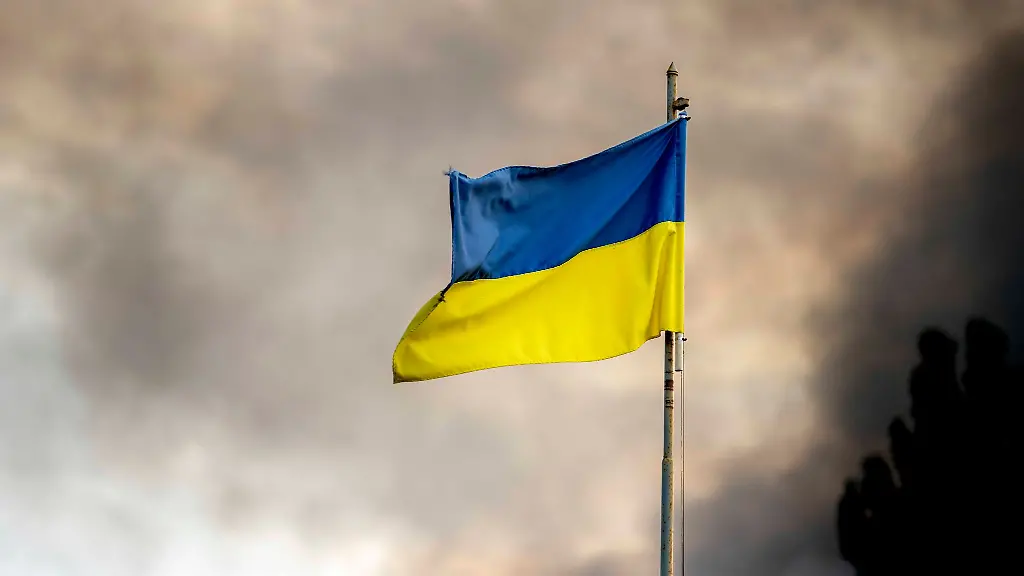 In-Schleswig-Holstein-ist-fuer-den-19-November-eine-Beflaggung-mit-der-ukrainischen-Nationalflagge-angeordnet-worden