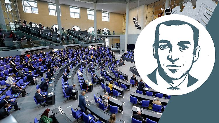 Auf der Basis aktueller Meinungsumfragen wird eine Parlamentsgröße von bis zu 950 Abgeordneten prognostiziert - die gesetzliche Mitgliederzahl des Deutschen Bundestages liegt bei 598.