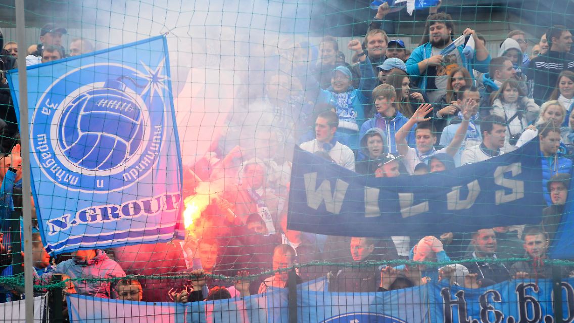 Zenit-Fans auf der Tribüne, nicht vor den Toren Moskaus.