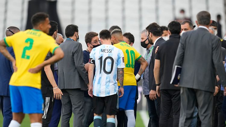 Messi, Neymar und die Herren von der Behörde.