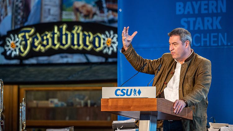 Im Bierzelt auf dem Gillamoos ist die CSU ganz bei sich - mehr Heimspiel ging für Söder kaum.