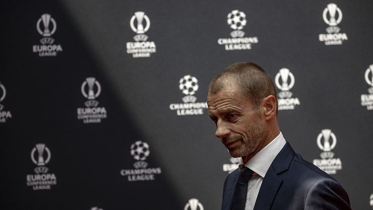 Der FIFA-Vorschlag würde "den Fußball töten", sagt UEFA-Chef Ceferin.