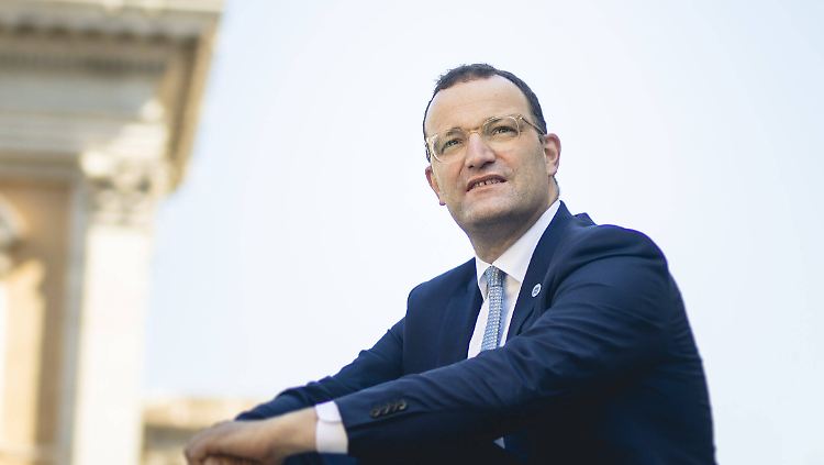 Spahn strebt eine einheitliche Linie von Bund und Ländern an Schulen an.