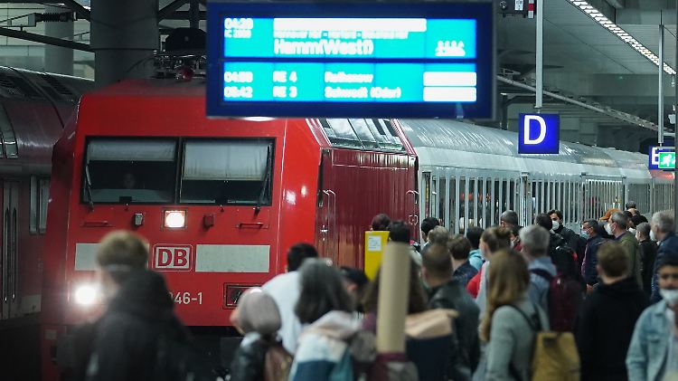 Seit zwei Uhr ist der Streik beendet, die Bahn verkehrt wieder regulär.