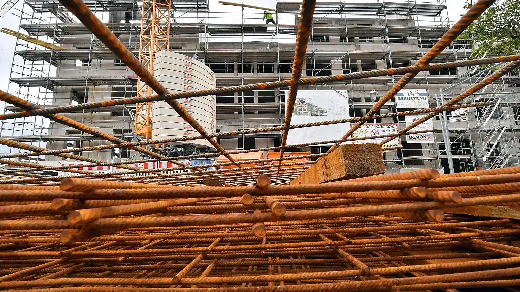 Vor-allem-bei-Genehmigungen-fuer-Mehrfamilienhaeuser-gibt-es-einen-deutlichen-Rueckgang