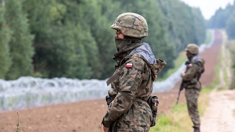 Stacheldraht an der Grenze zwischen Belarus und Polen: Frontex fordert bislang vergeblich eine Klarstellung von Brüssel, ob die osteuropäische Praxis legitim ist.