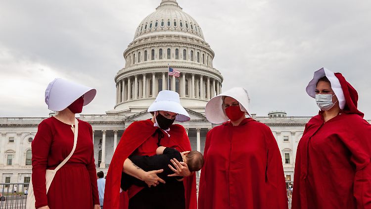 Frauenrechtlerinnen protestieren auf dem US-Kapitol gegen das ultrastrenge Abtreibungsrecht in Texas.