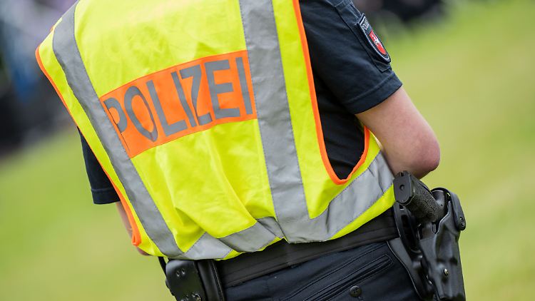 Die Polizei durchsuchte Objekte in drei Bundesländern, darunter in Niedersachsen. 