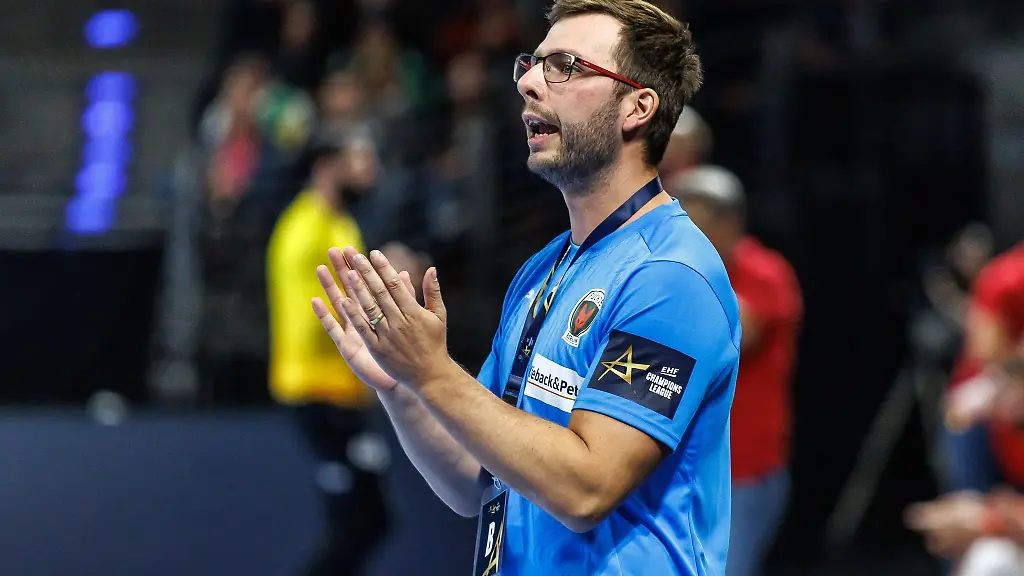 Fuechse-Trainer-Jaron-Siewert-will-ins-Pokal-Viertelfinale