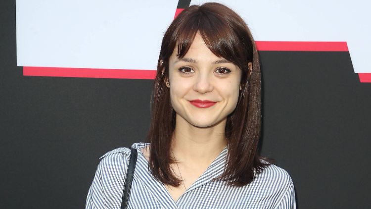 In nächster Zeit ein kompletter Pflegefall: Kathryn Prescott.