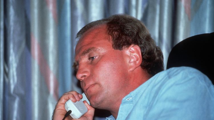Uli Hoeneß hatte in der schlimmsten Bundesligasaison des FC Bayern mächtig Stress.