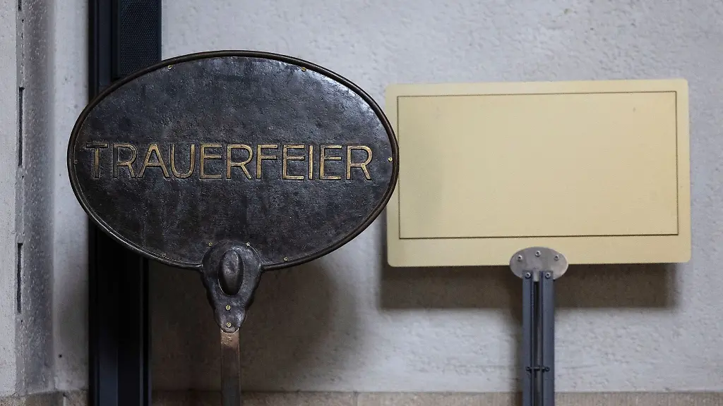 Wie-kann-ich-meine-eigene-Trauerfeier-mitgestalten-Symbolbild