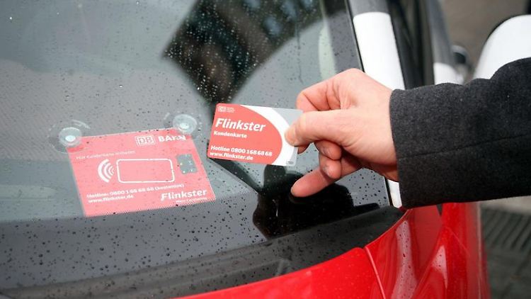 Mit Chipkarten wie dieser können Carsharing-Kunden die gemieteten Autos öffnen - und sofort losfahren. (Bild: DB AG/Petsch/dpa/tmn)