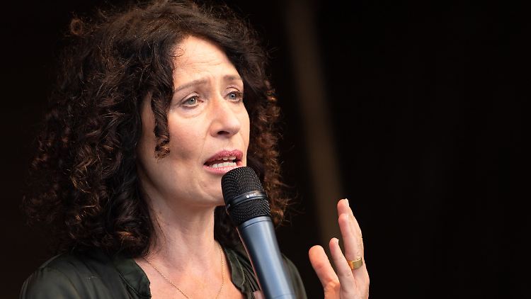 Bettina Jarasch will für die Grünen ins Rote Rathaus in Berlin einziehen.