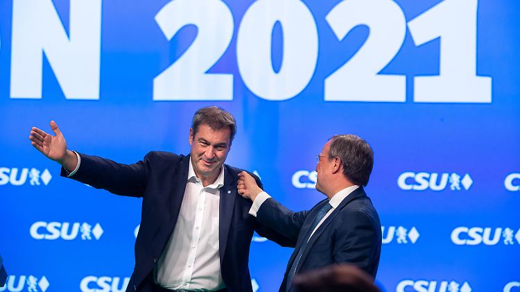 Das Bild zum gewünschten Signal: Söder stellt sich hinter Laschet. Zumindest für den Augenblick.