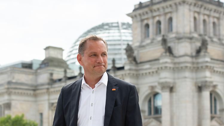 Die Frage nach seinem Lieblingsgedicht kann Tino Chrupalla nicht beantworten.