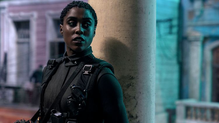 "Ich möchte nicht, dass ihre Arbeit sie männlich macht": Lashana Lynch über ihre Figur Nomi in dem neuen Bond "Keine Zeit zu sterben".