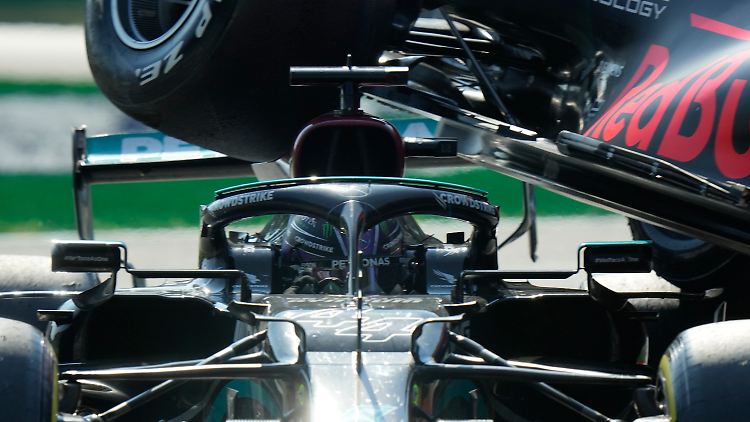 Überfahren, aber nicht schwer verletzt: Der Halo rettet Hamilton.