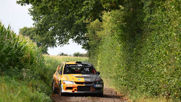 Mitsubishi-Duo Christ/Möhrpahl sind schnellste ADAC Rallye Masters Starter.