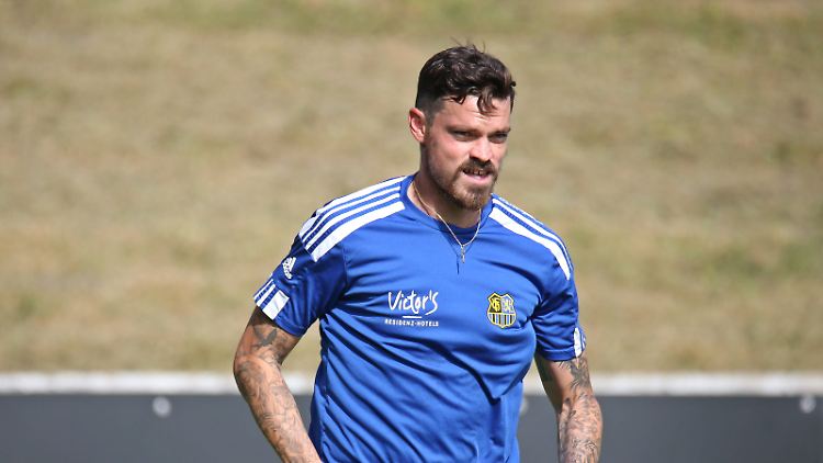 Dennis Erdmann bleibt in den nächsten Wochen nur der Trainingsplatz. 