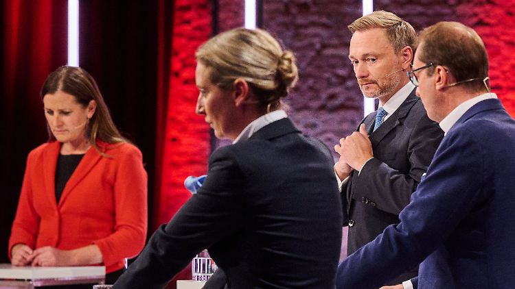 Vier Spitzenkandidaten: Wissler, Weidel, Lindner, Dobrindt (v.l.).