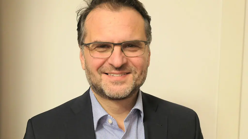 Beim-Ausbau-des-Strom-Uebertragungsnetzes-sollen-nach-Ansicht-von-Rheinenergie-Chef-Andreas-Feicht-vor-allem-Freileitungen-gebaut-werden-keine-teuren-Erdkabel