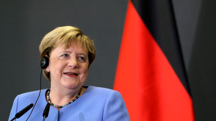 Kanzlerin Merkel bestärkte die Westbalkan-Staaten in ihrem Wunsch, der EU beizutreten. Die EU müsse Wort halten, wenn alle Voraussetzungen erfüllt seien, sagte sie.