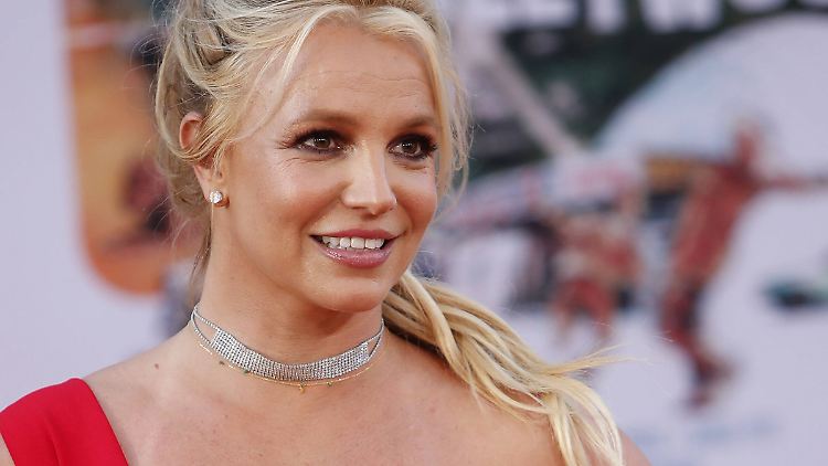 Macht eine Instagram-Pause, um ihre Verlobung mit Sam Asghari zu feiern: Britney Spears.