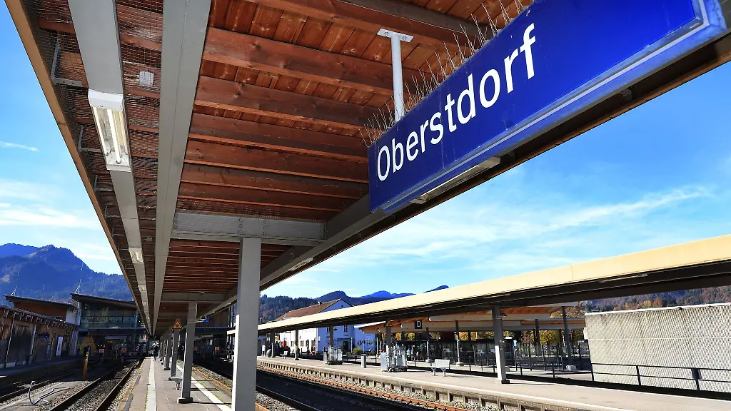 Die-Deutsche-Bahn-will-den-Stellwerksschaden-in-der-Allgaeuer-Touristenhochburg-schnell-reparieren