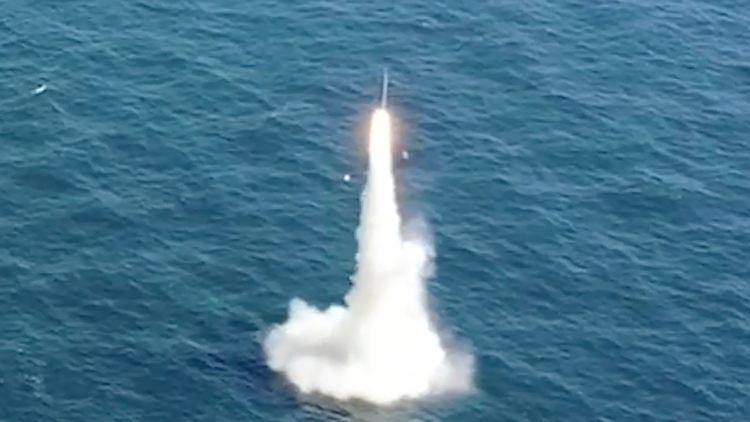 Südkorea zündete seine ballistische Testrakete von einem U-Boot aus.