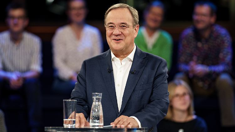Laschet war auch bei kritischen Zuschauerfragen die Ruhe selbst.