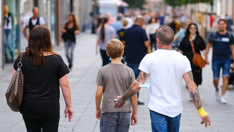 In der Schweiz etwa ist das Leben um die Hälfte teurer als in Deutschland.