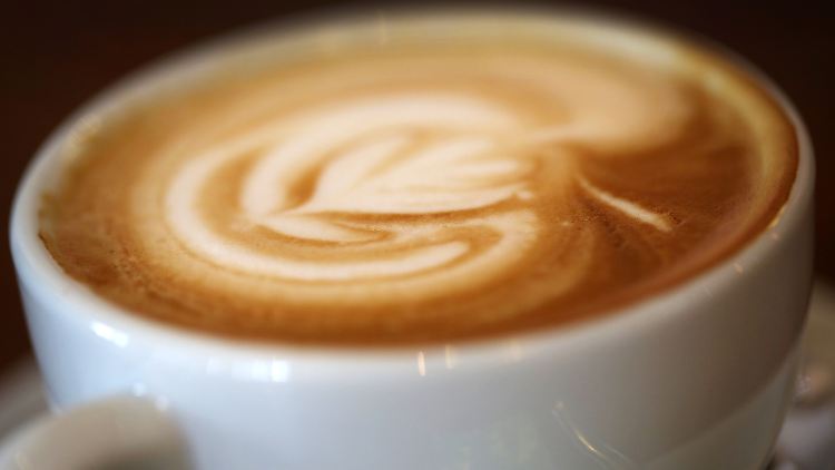 Er hatte lange einen eher schlechten Ruf, wenn es um die Gesundheit ging, aber "Kaffee ist nicht ungesund", sagt Ernährungsexpertin Anna Flögel. Im Gegenteil.