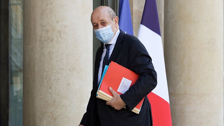 Frankreichs Außenminister Le Drian ist empört über die Entscheidung für nuklearbetriebene U-Boote.