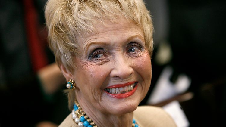 Jane Powell hinterlässt drei Kinder.