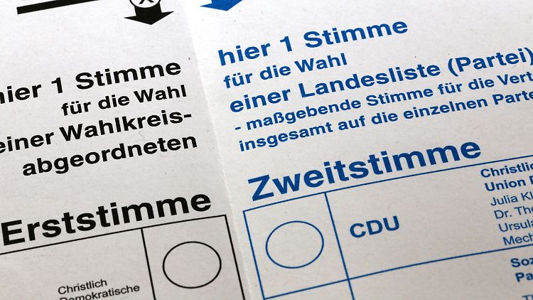Der SPD-Kanzlerkandidat Olaf Scholz genießt weiterhin die mehrheitliche Wählergunst.
