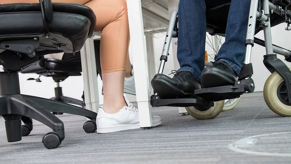 Wer-auf-Entschaedigung-klagt-weil-eine-Absage-diskriminierend-war-muss-dafuer-Indizien-vorbringen-koennen