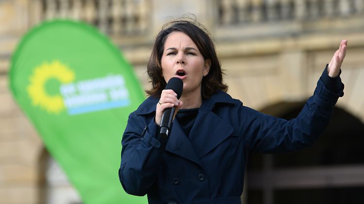 "Dabei gilt Deutschland als Paradies für Kriminelle, die hier ihre Gelder waschen", sagte Baerbock.