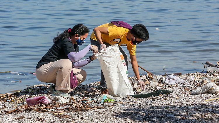 2020 beteiligten sich rund 11 Millionen Menschen an den Müllsammelaktionen am "World Cleanup Day".