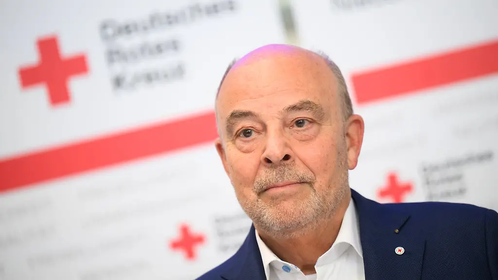 DRK-Landespraesident-Hans-Hartmann-fordert-angesichts-zunehmender-Bedrohungen-eine-Verbesserung-des-Katastrophenschutzes