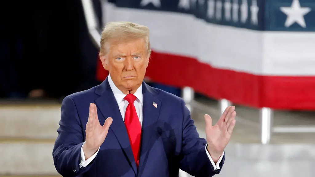 2024-11-08T164152Z-1866571433-RC2FYAA8EQ0D-RTRMADP-3-TRUMP-MEDIA-STOCKS-SALE