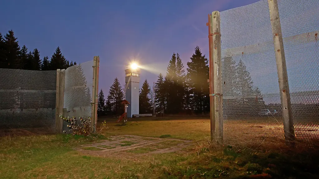 Bei-Sorge-im-Harz-stehen-noch-die-Reste-der-originalen-Grenzanlage-der-innerdeutschen-Grenze