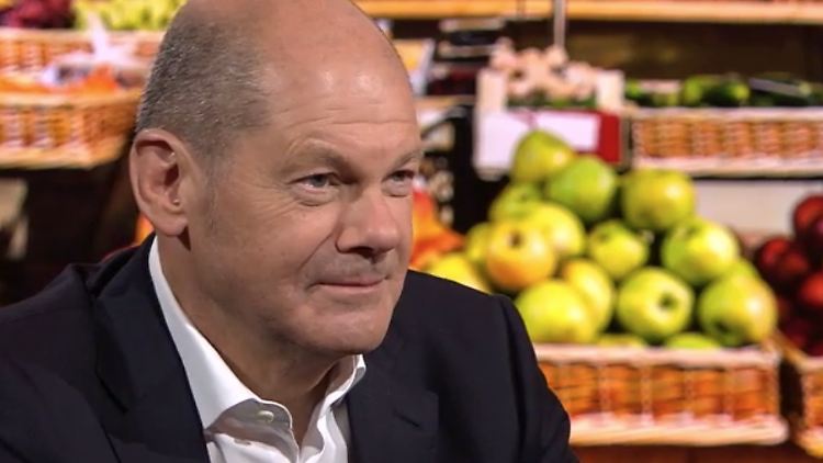 Scholz zeigte sich in der RTL-Reihe "Am Tisch mit ..." im Kanzlermodus.