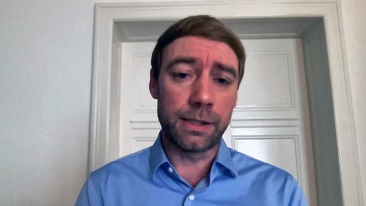 Johannes Hillje ist Politik- und Kommunikationsberater in Berlin und Brüssel. Zu seinen Auftraggebern gehören Politiker, Parteien, Ministerien, Verbände und Unternehmen.